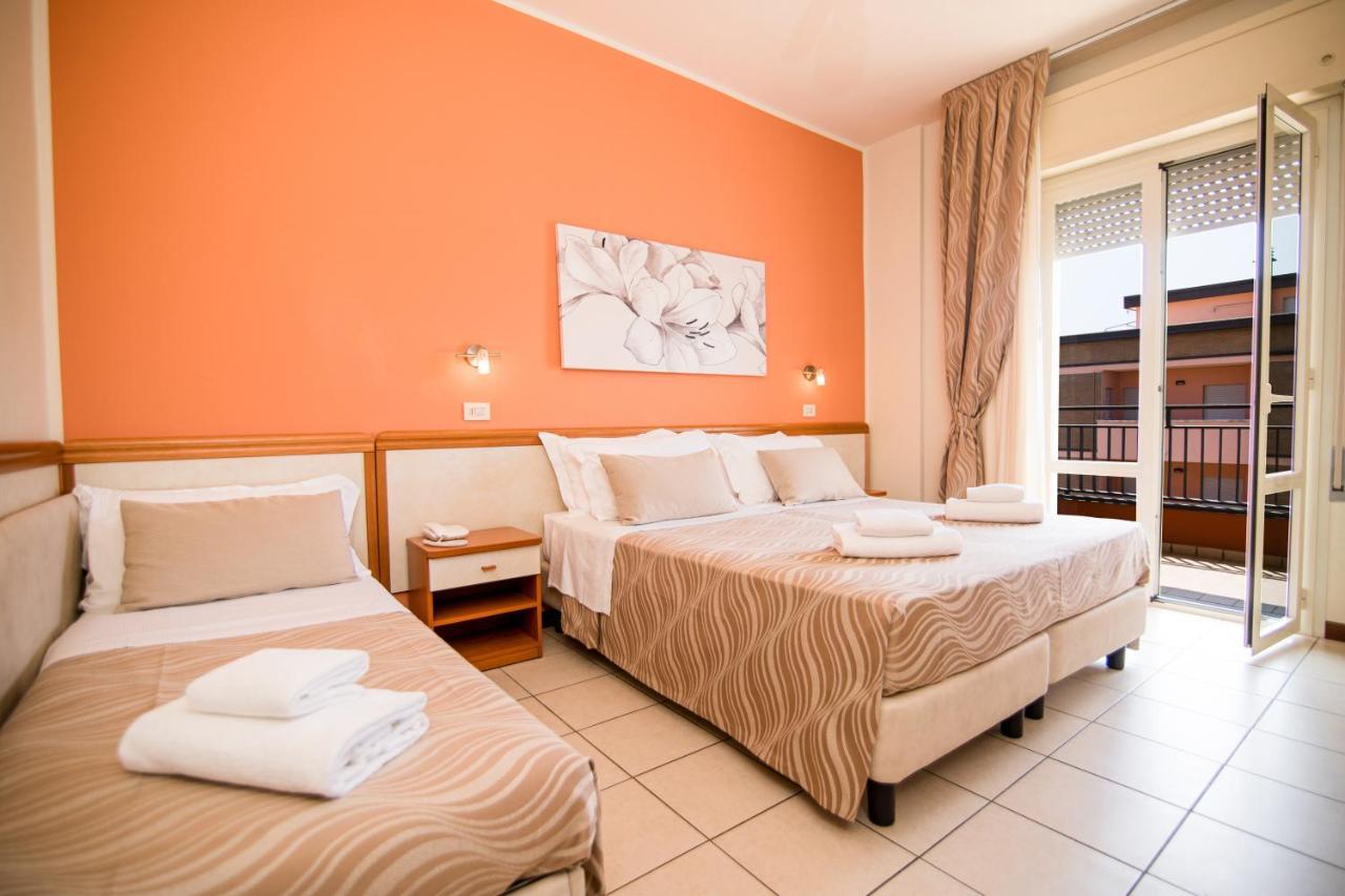 Unique Hotel Cesenatico Exteriör bild