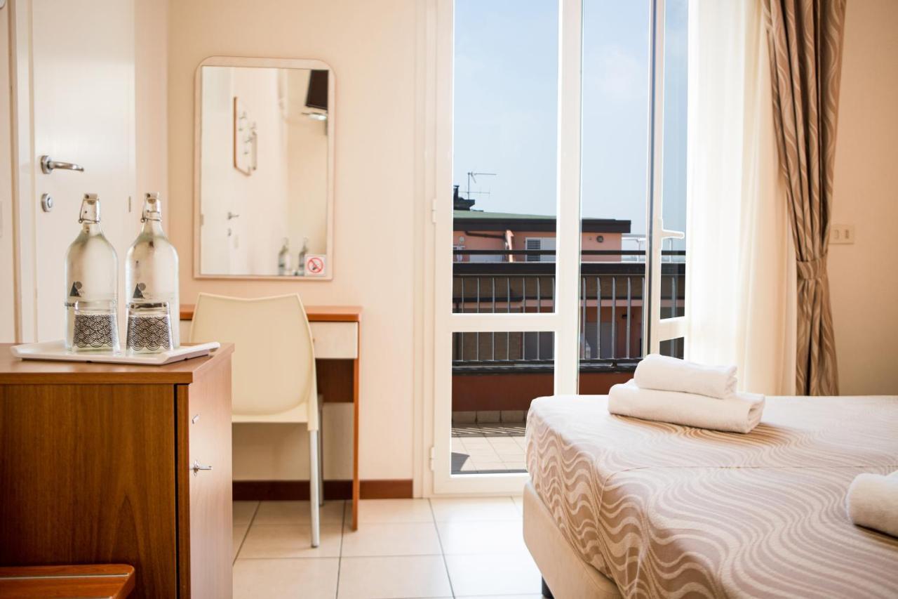 Unique Hotel Cesenatico Exteriör bild